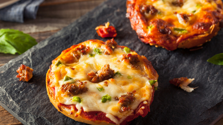 Pizza bagels with cheese