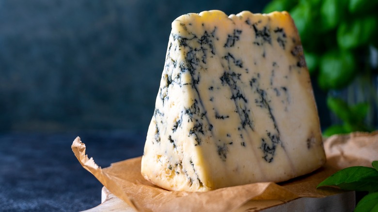 blue cheese on board