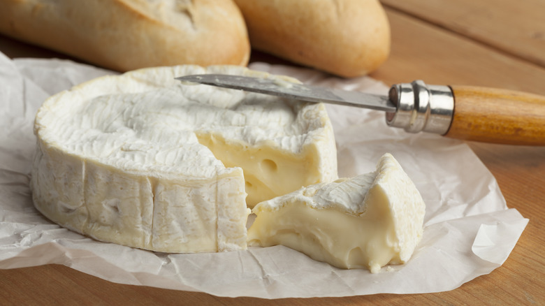 camembert cheese wheel sliced