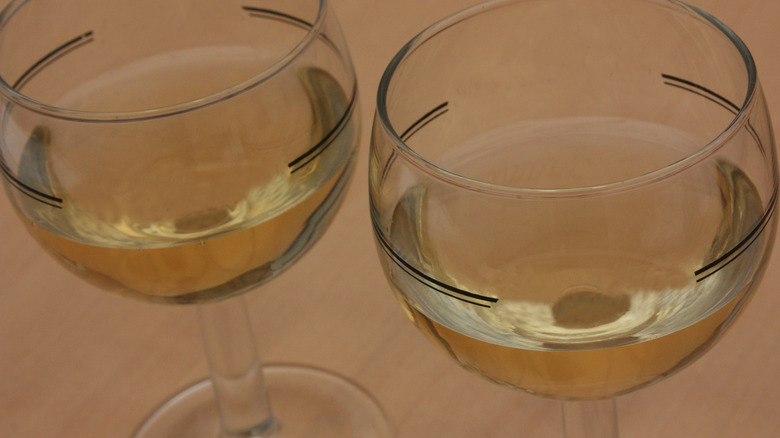 glasses of muscat on counter