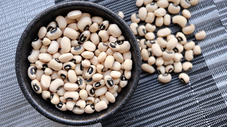 bowl of black-eyed peas