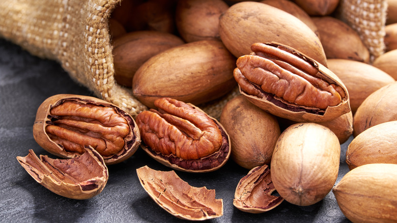 Pecans in shell