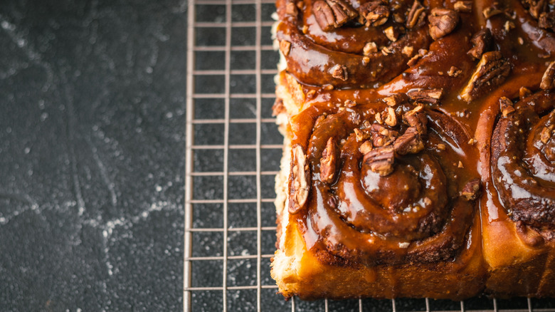 Pecan sticky buns