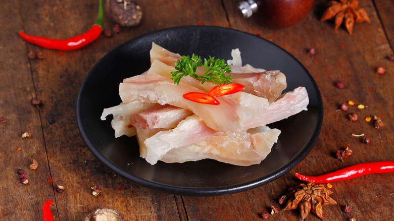 Pieces of beef tendon