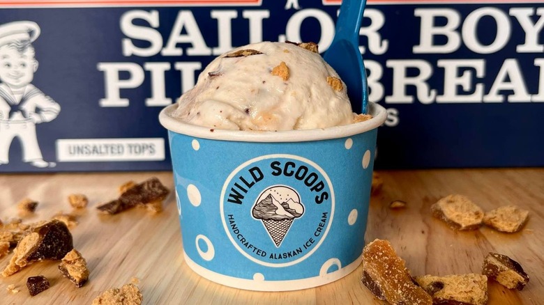 WIld Scoops ice cream cup and crackers