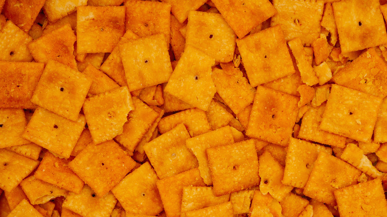 Cheez-It crackers fullscreen