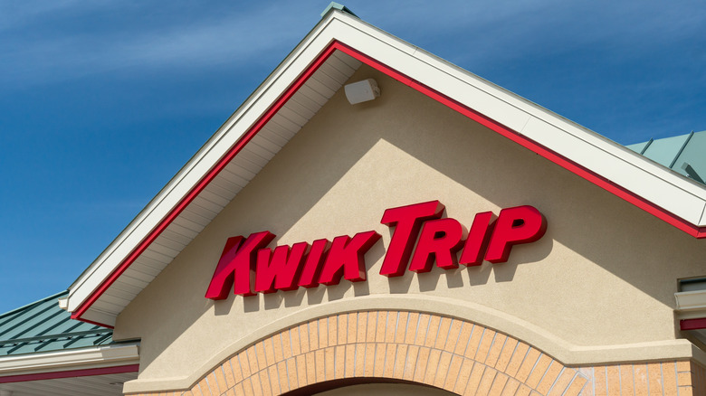 Kwik Trip exterior sign