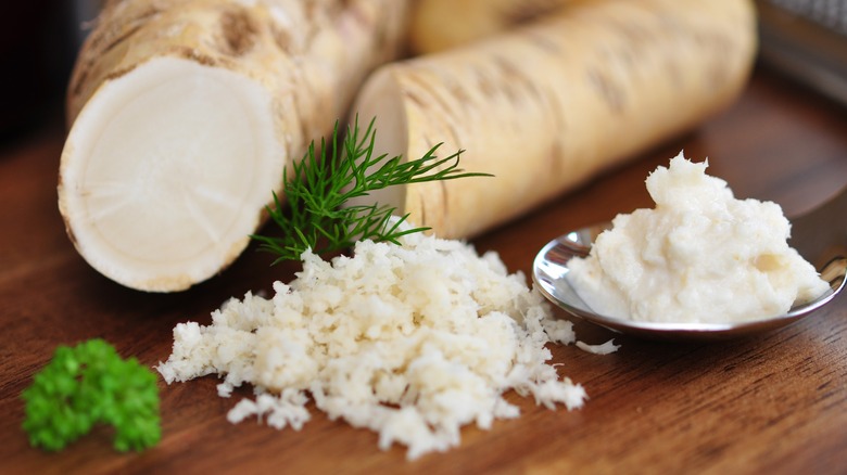 Whole and ground horseradish root