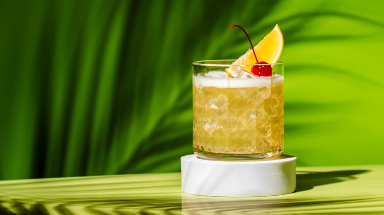 Whiskey sour with garnishes