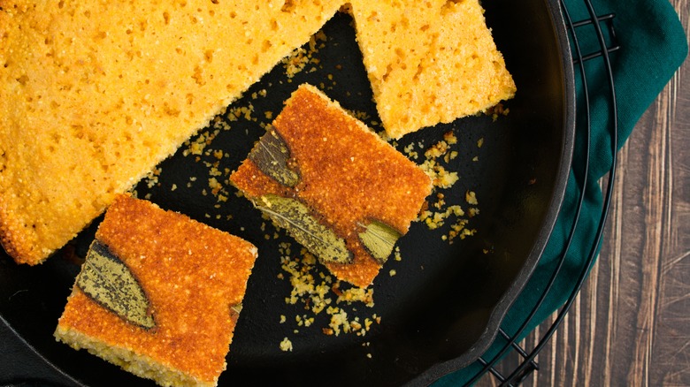 cornbread with sage 