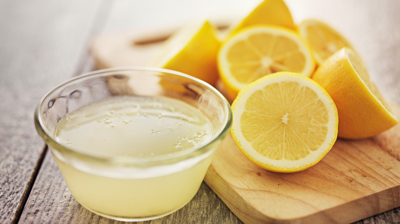 sliced lemons and lemon juice