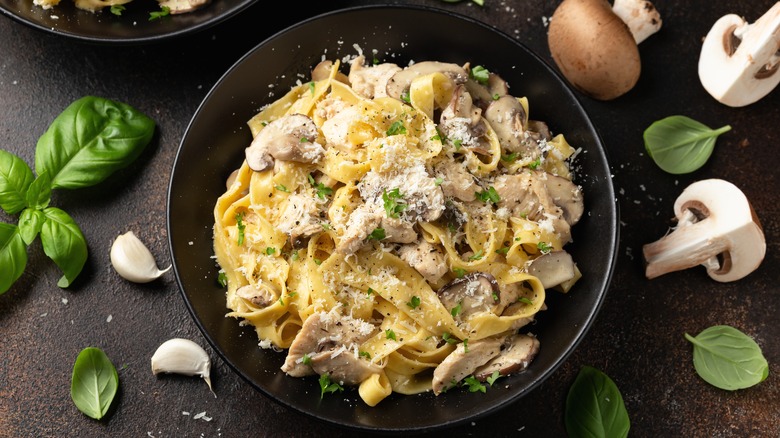 Mushroom pasta alfredo