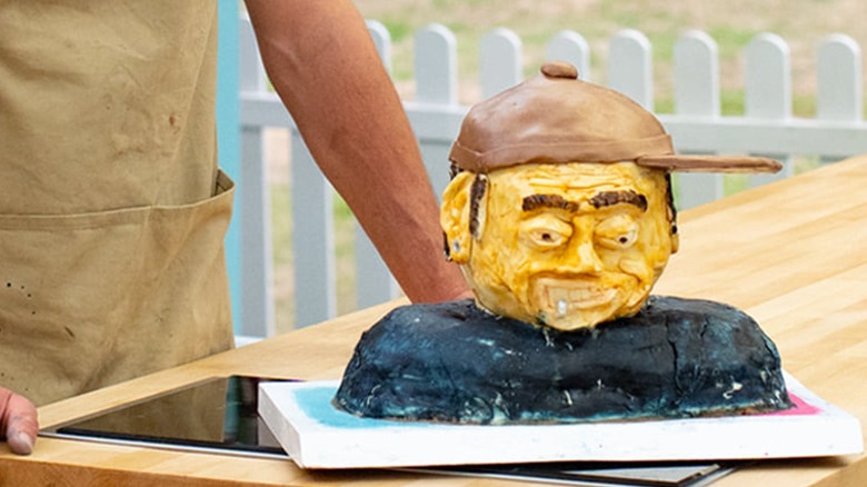 A cake loosely modeled after Blink-182 rocker Tom DeLonge