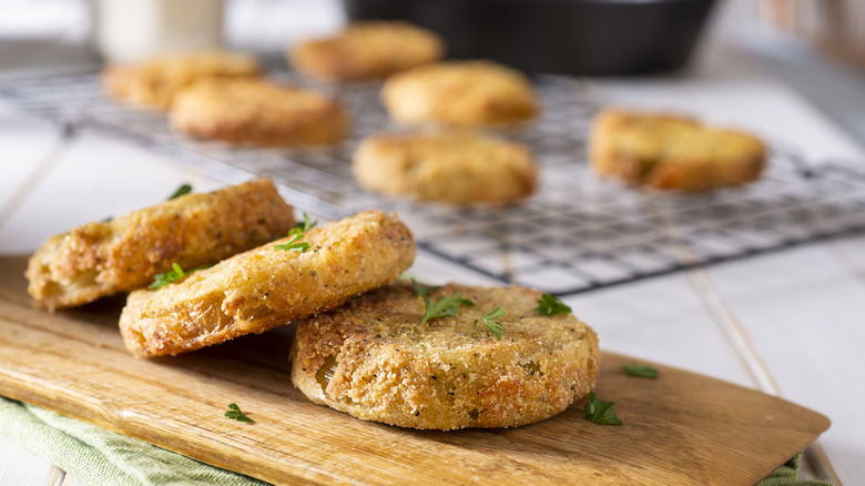 Fried green tomato rounds