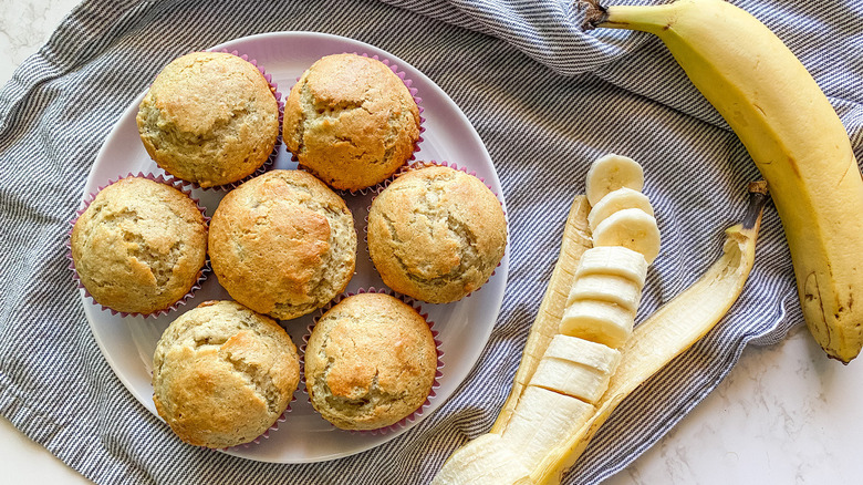 Banana muffins and sliced banana