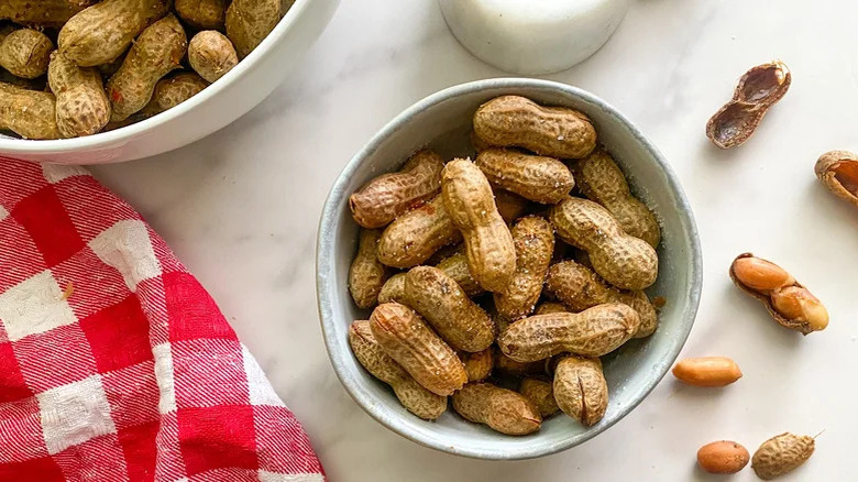 Bowls of boiled peanuts 