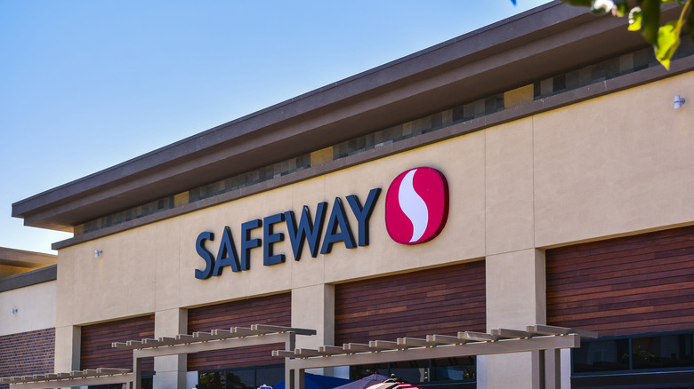 Safeway grocery store building