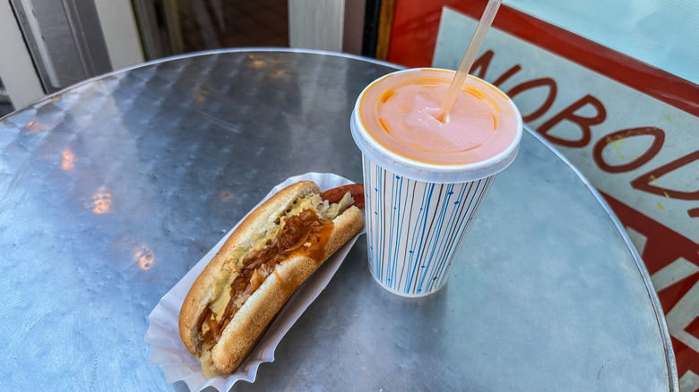 hot dog and papaya drink