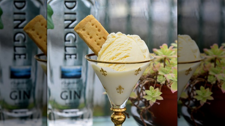 Gin ice cream cocktail