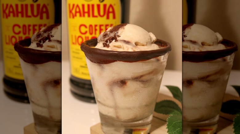 Frozen Kahlúa mudslide