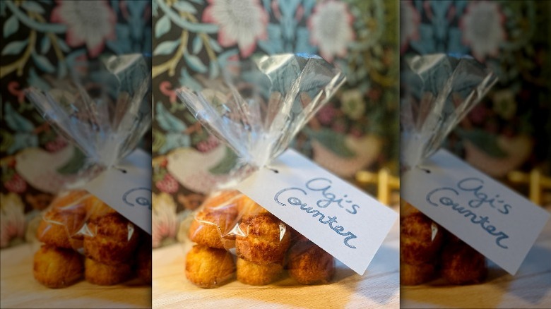 Coconut macaroons from Agi's Counter