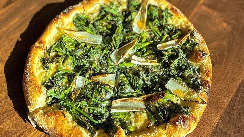 Pizza with broccoli rabe Mornay and kale