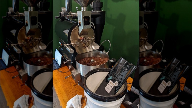 Coffee roasting machine