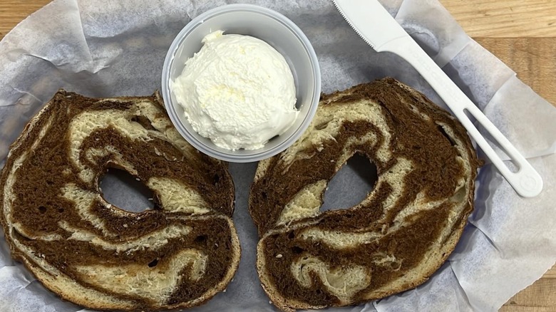 Marbled pumpernickel bagel with cream cheese