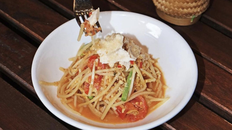 som tum papaya salad