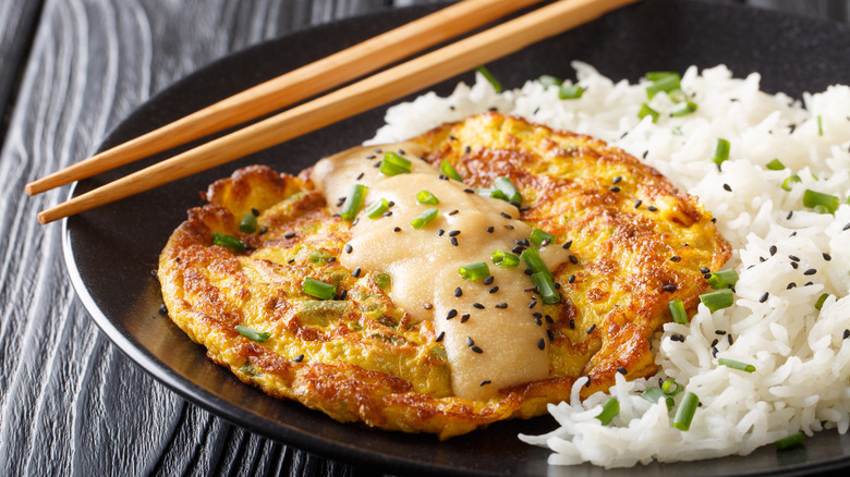 Chinese scallion omelet with rice