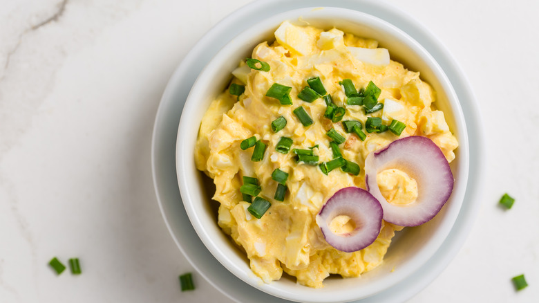 onion omelet in pan