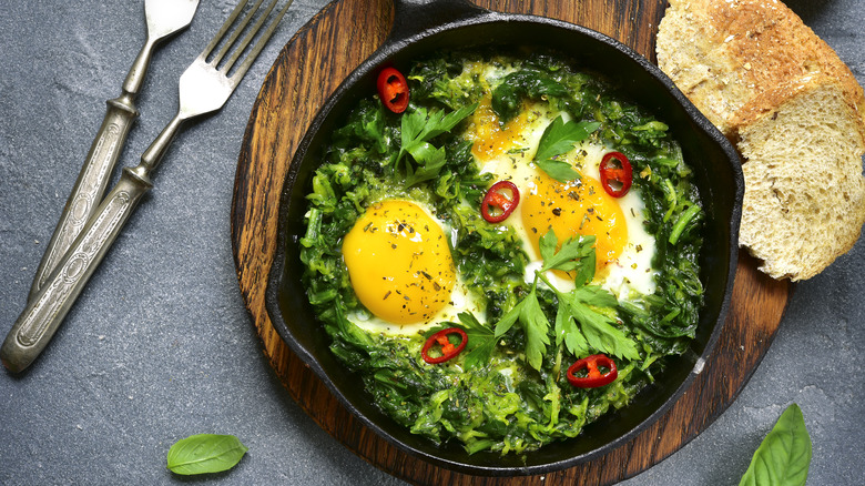 eggs cooked in spinach