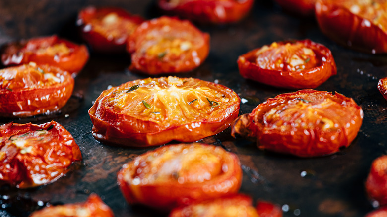 Slices of roasted tomatoes