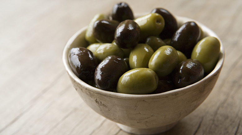 olives in bowl