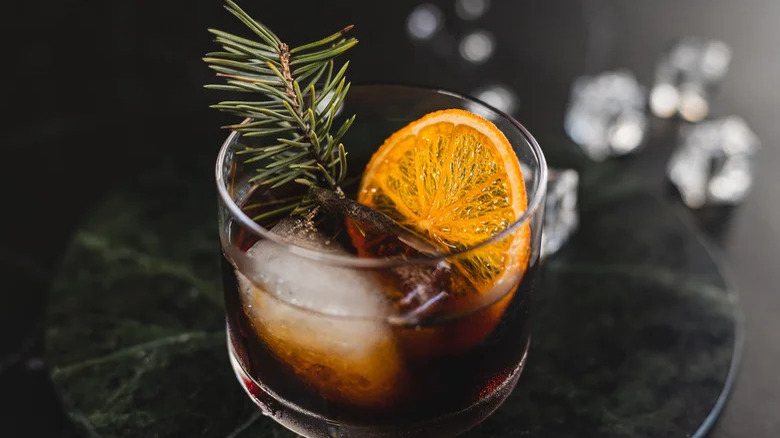 Winter Boulevardier cocktail