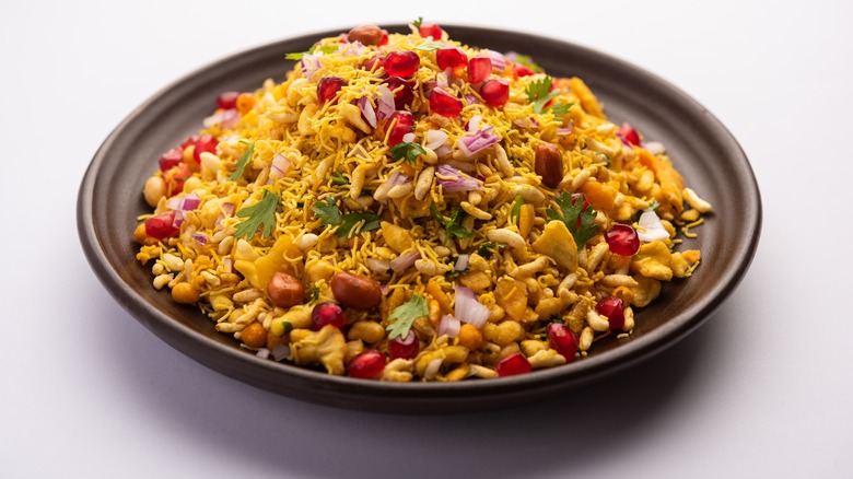 bhel puri Indian dish