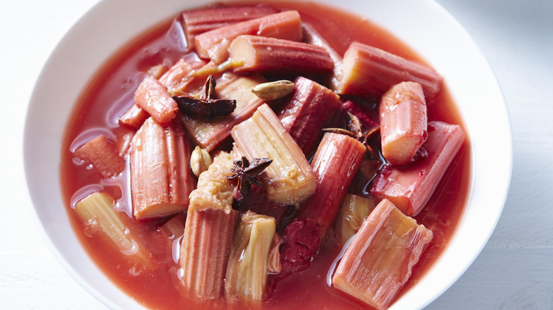 Bowl of cooked rhubarb chunks