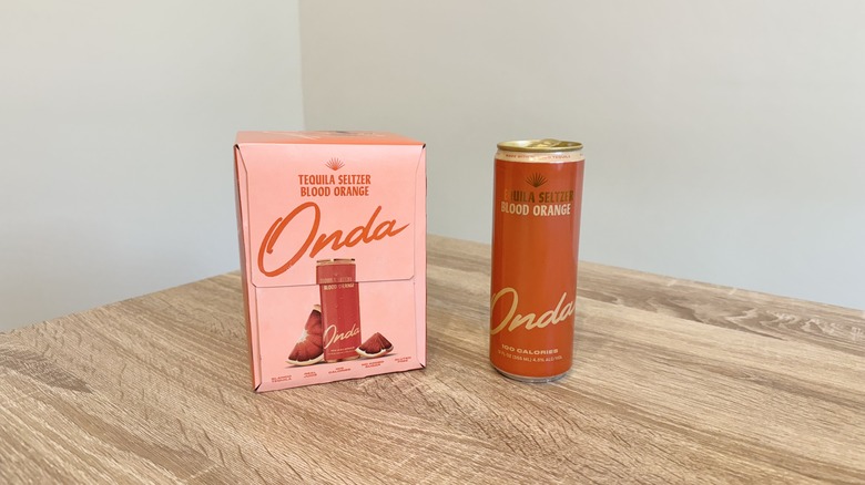 Can and box of Onda blood orange