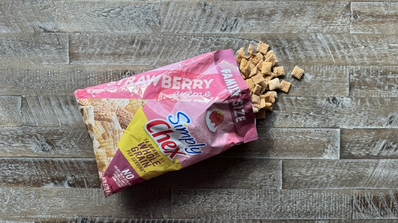 Bag of strawberry creme simply chex mix