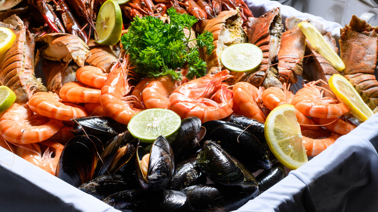 Platter with different types of shellfish