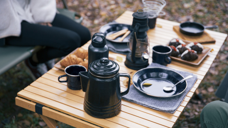 Enamel camping dishes