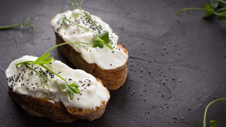 Bread with vegan cream cheese