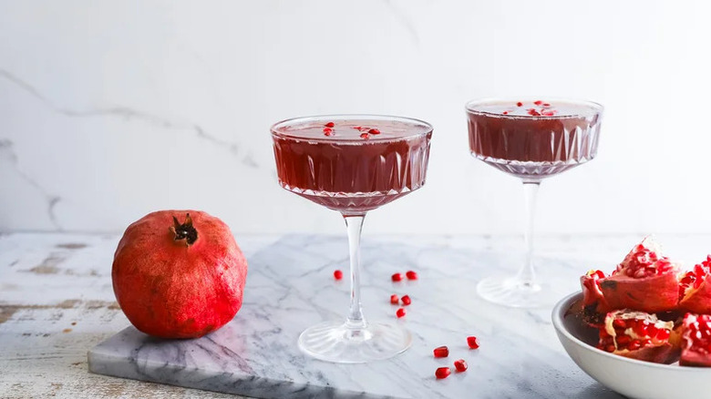 pomegranate gin fizz