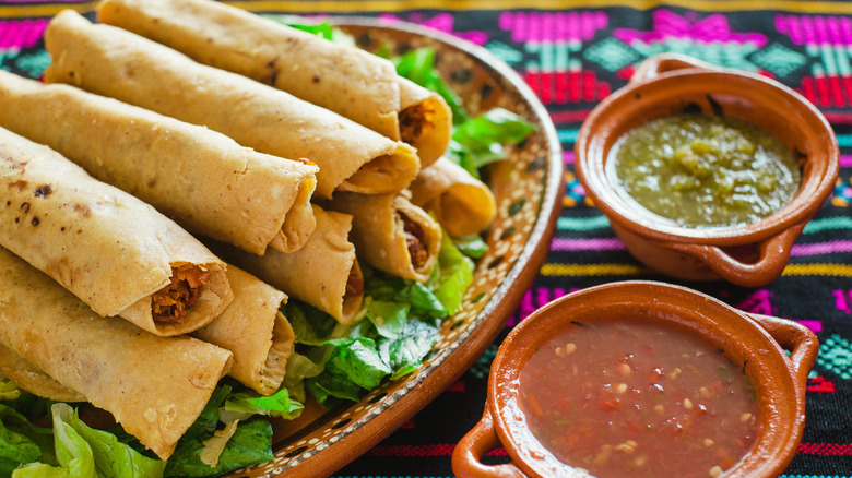 chicken flautas with salsa