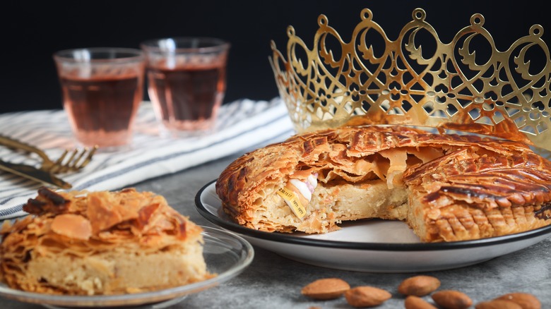 Epiphany frangipane cake with crown