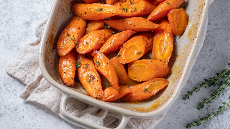 Roasted carrots with thyme