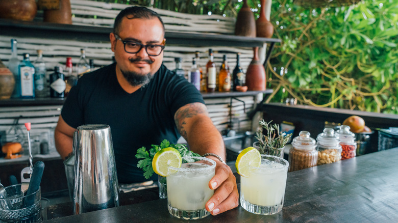 margaritas served at bar