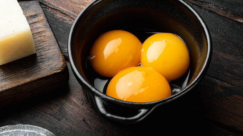 egg yolks in bowl