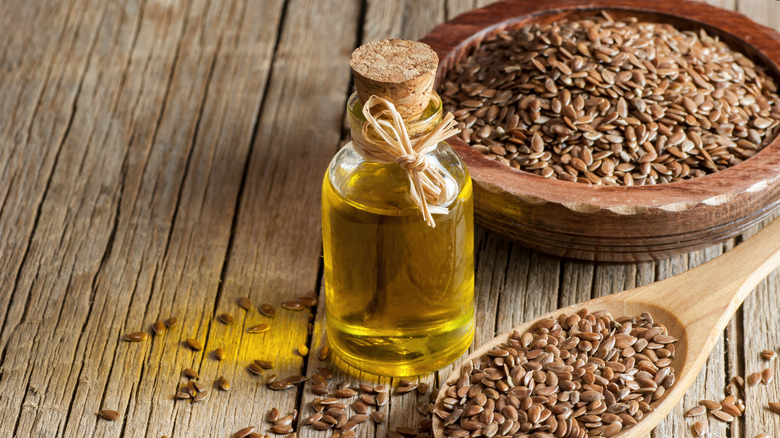 flaxseeds and flaxseed oil