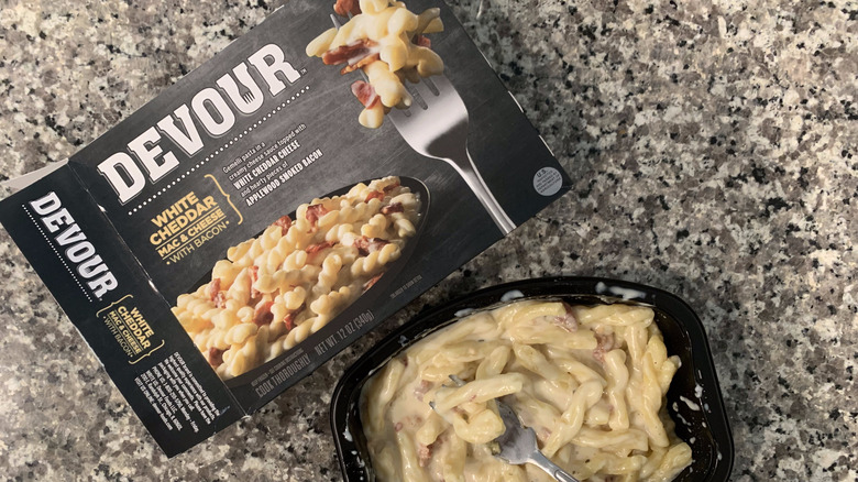 Devour Cheddar Mac & Cheese Bacon